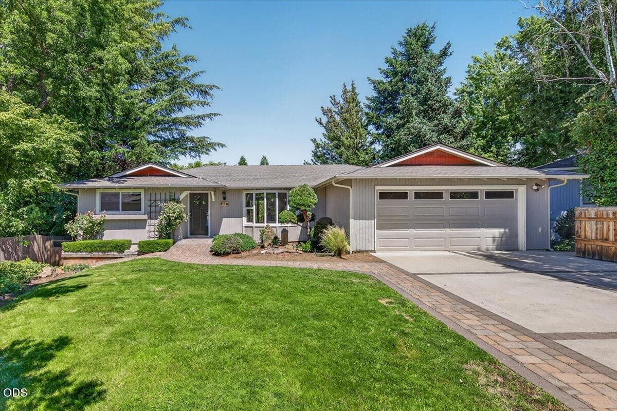 Photo of 416 Picadilly 1 of 28