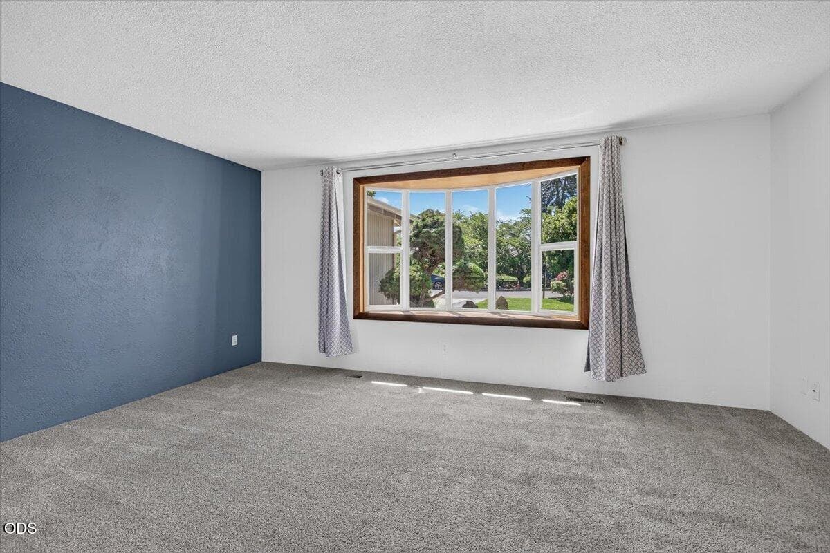 Photo of 416 Picadilly 4 of 28