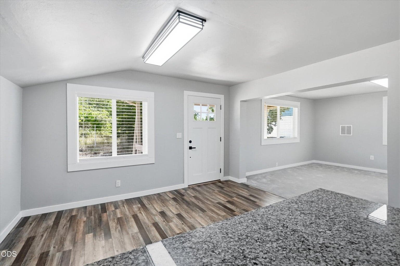 Photo of 8960 Applegate 4 of 37
