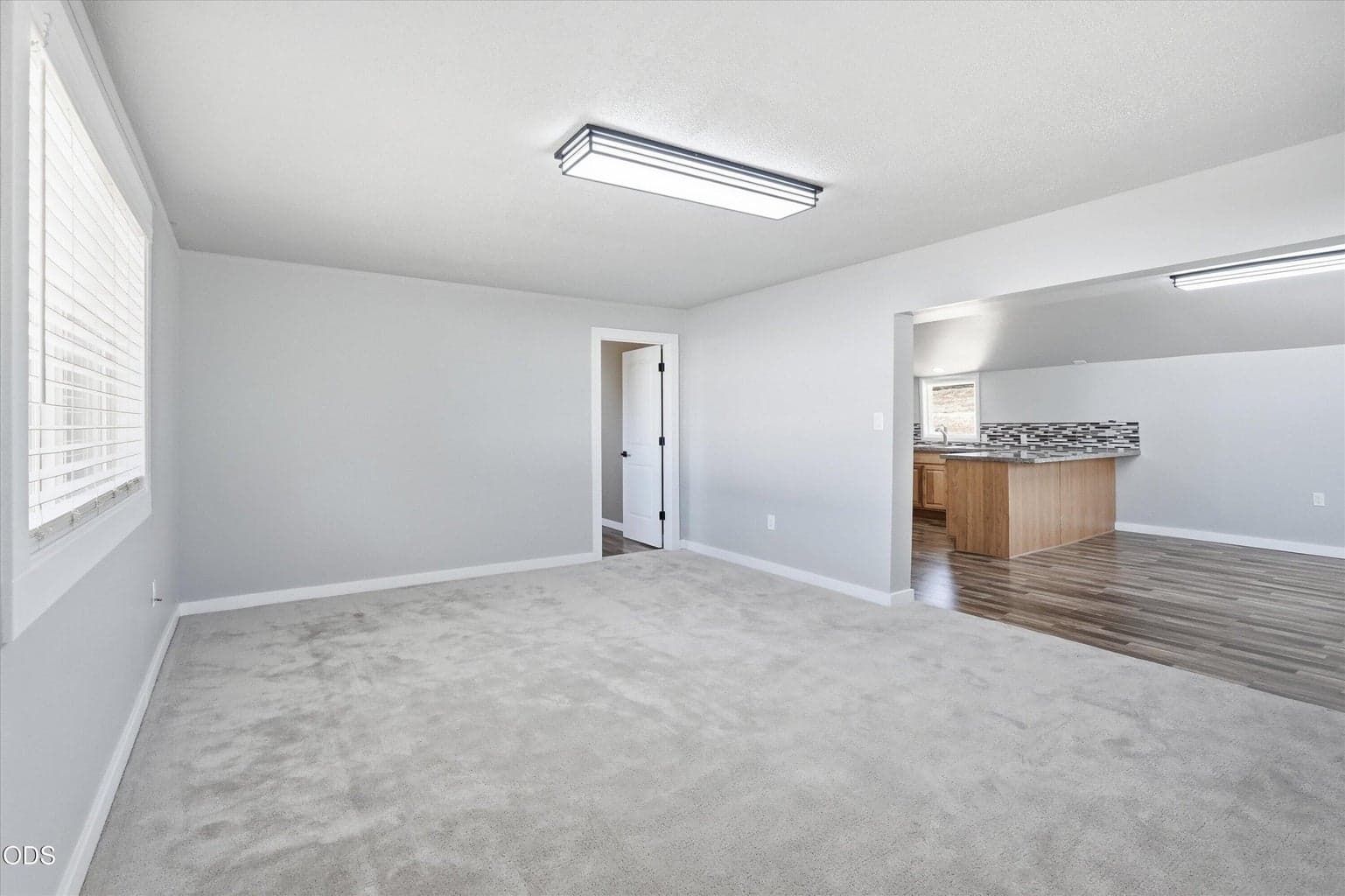 Photo of 8960 Applegate 5 of 37