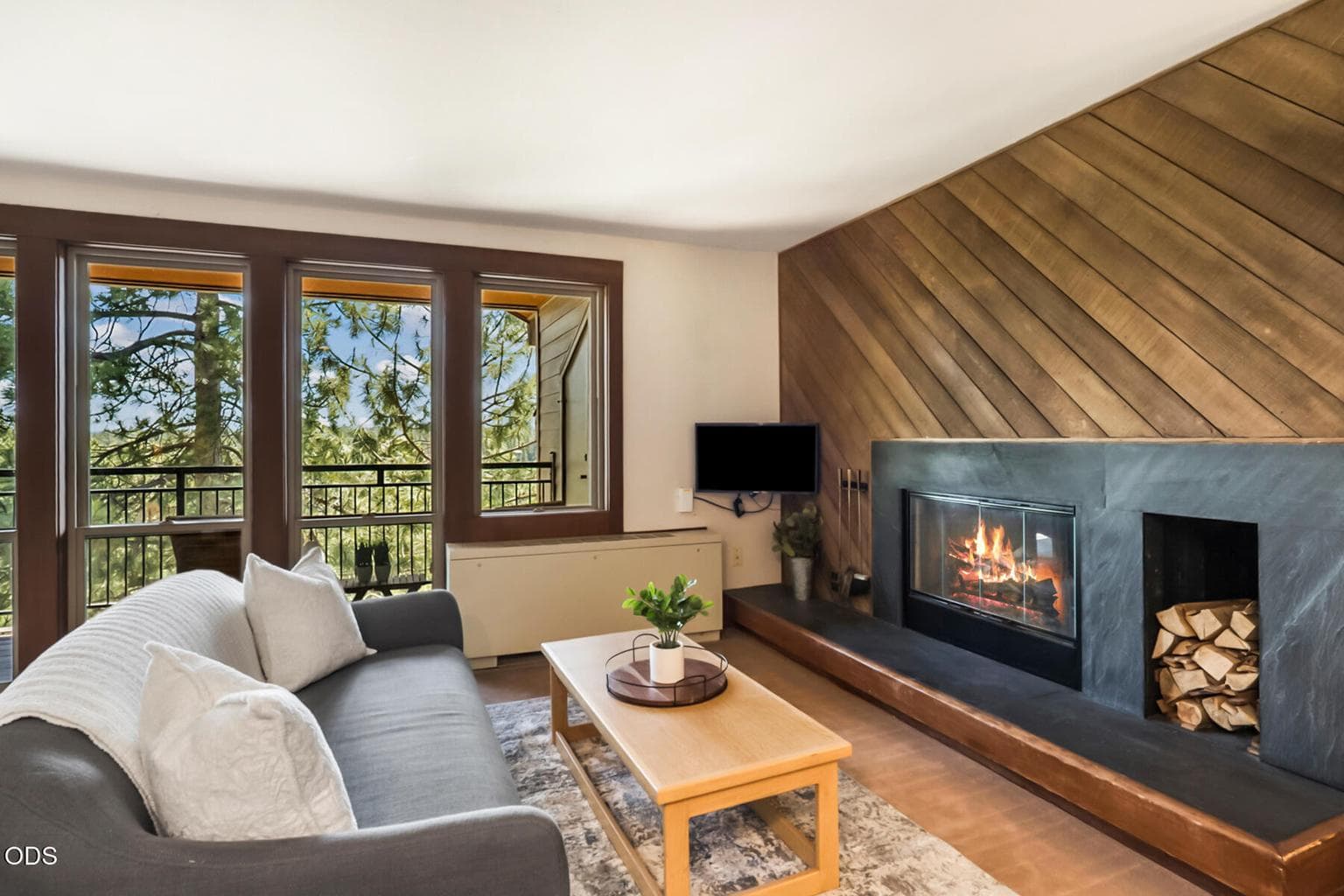 Photo of 18575 SW Century Drive 7 of 24