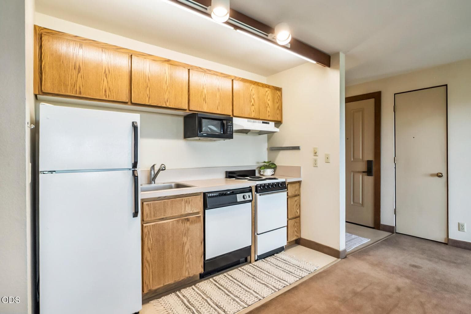 Photo of 18575 SW Century Drive 12 of 24