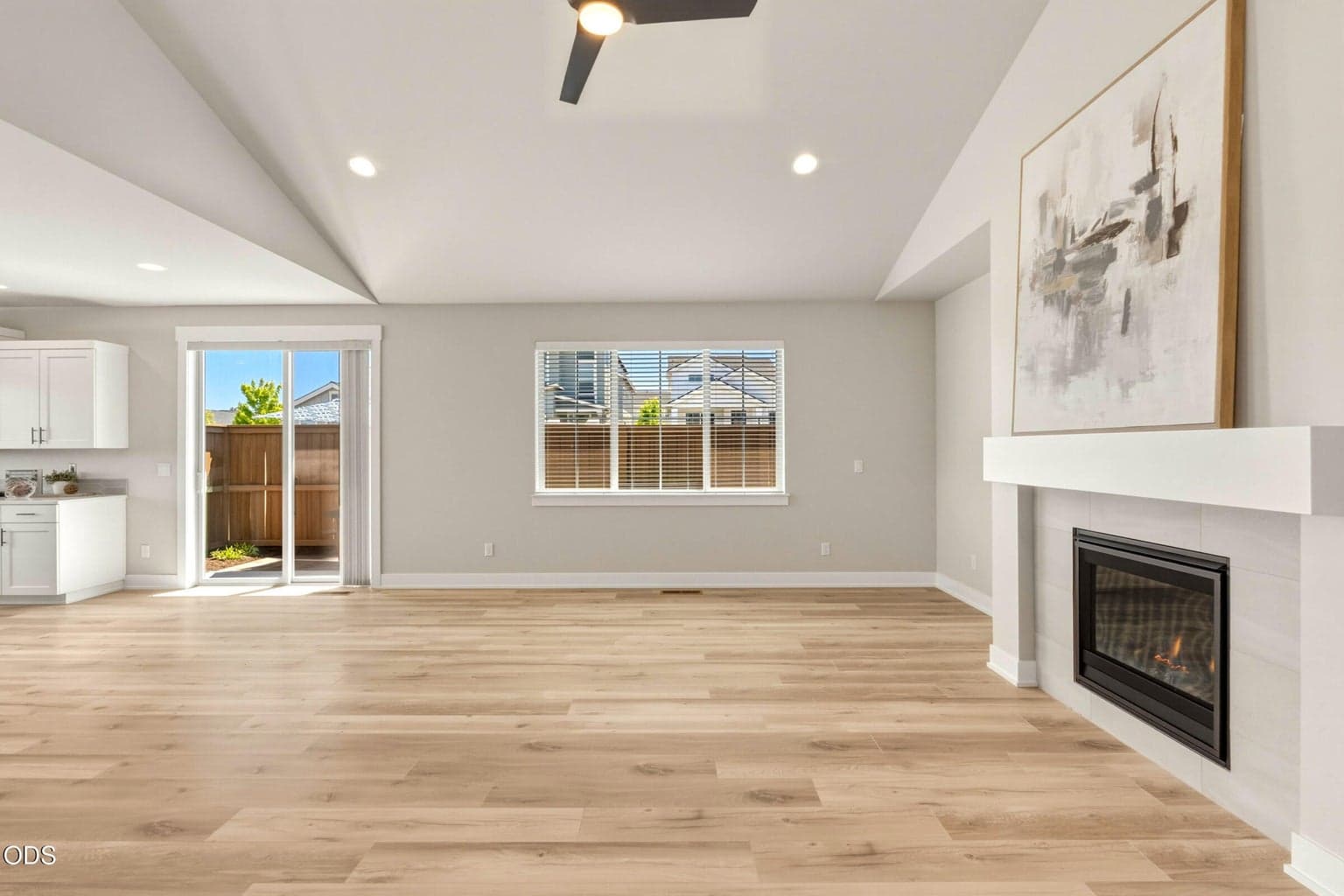 Photo of 3741 NE Petrosa Avenue 18 of 58