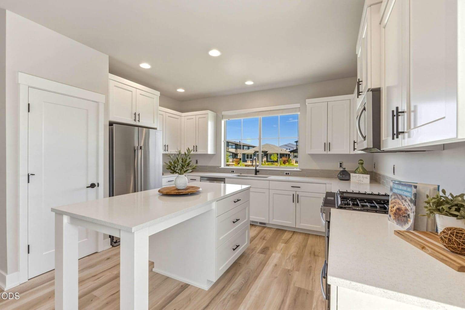 Photo of 3741 NE Petrosa Avenue 22 of 58