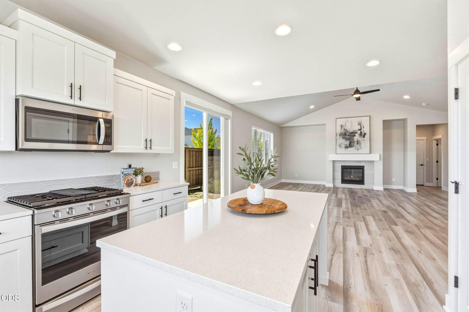 Photo of 3741 NE Petrosa Avenue 20 of 58
