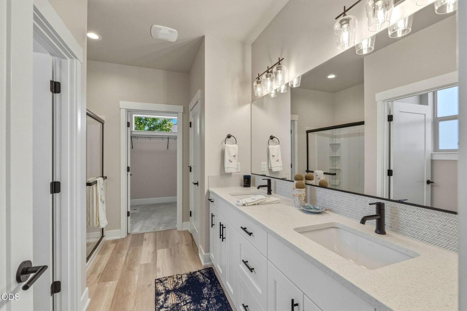 Photo of 3741 NE Petrosa Avenue 30 of 58