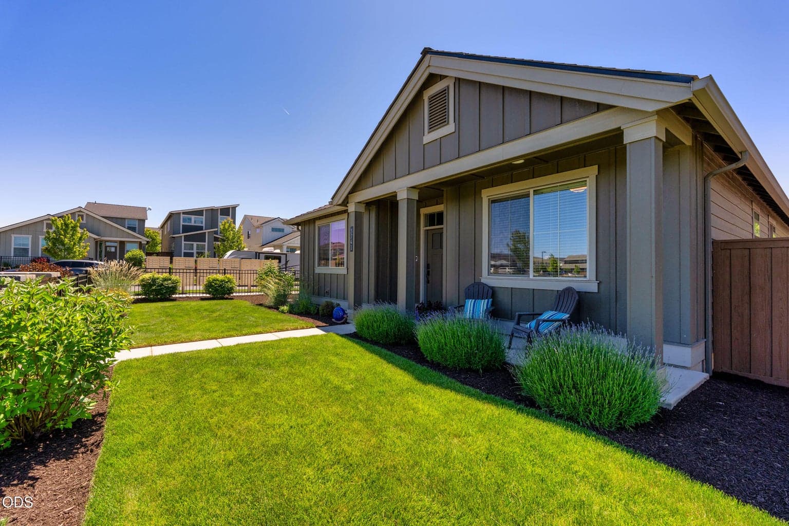 Photo of 3741 Petrosa 3 of 42