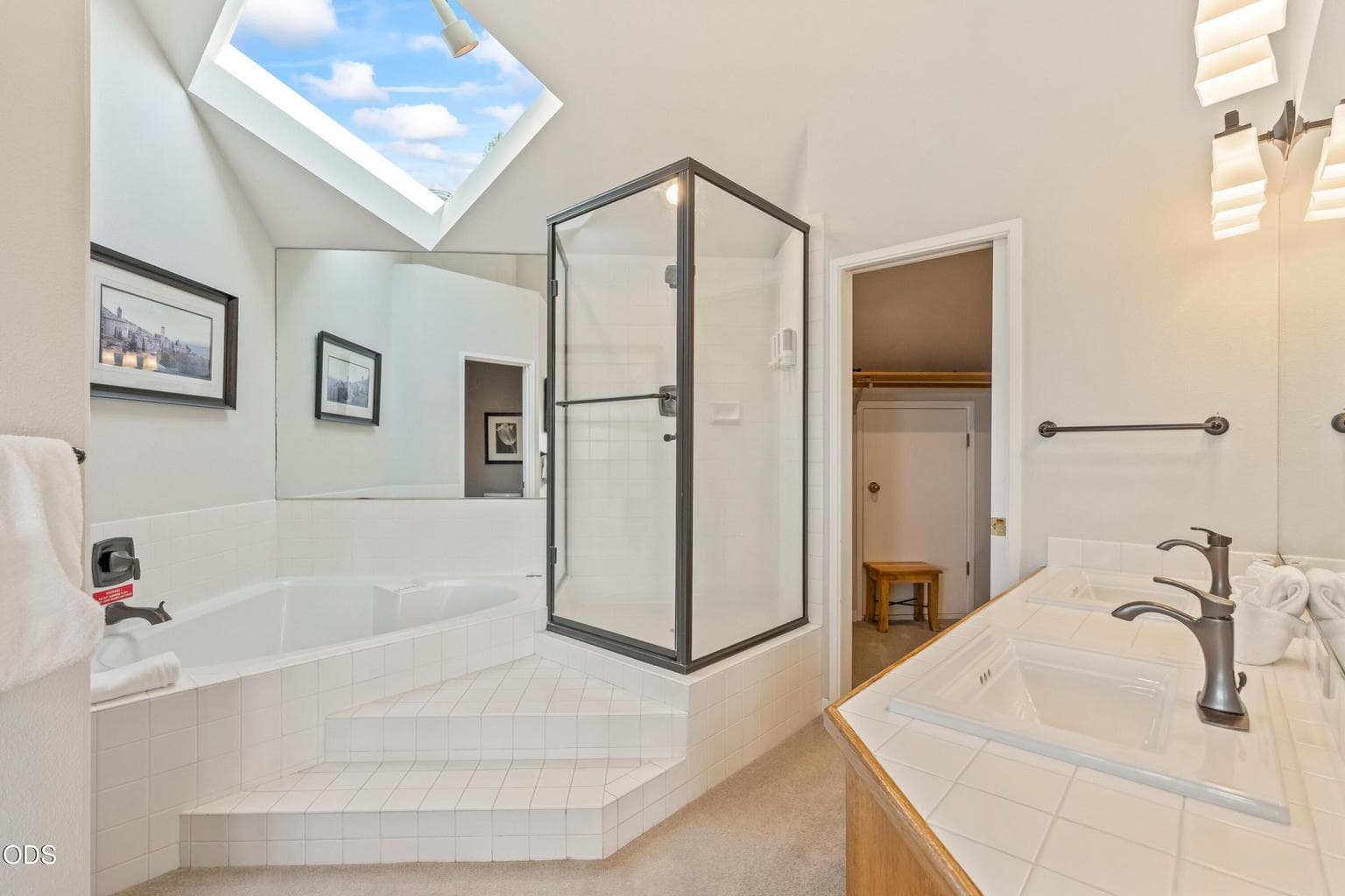 Spacious bath