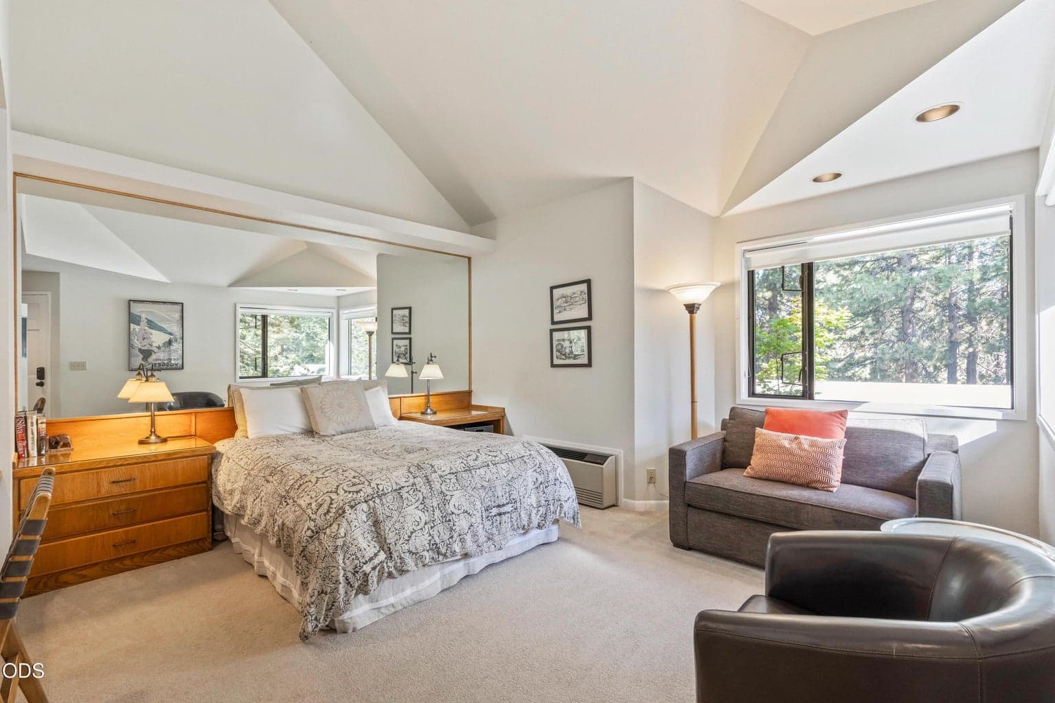 Adjoining Unit 426B - can be locked off as separate rental