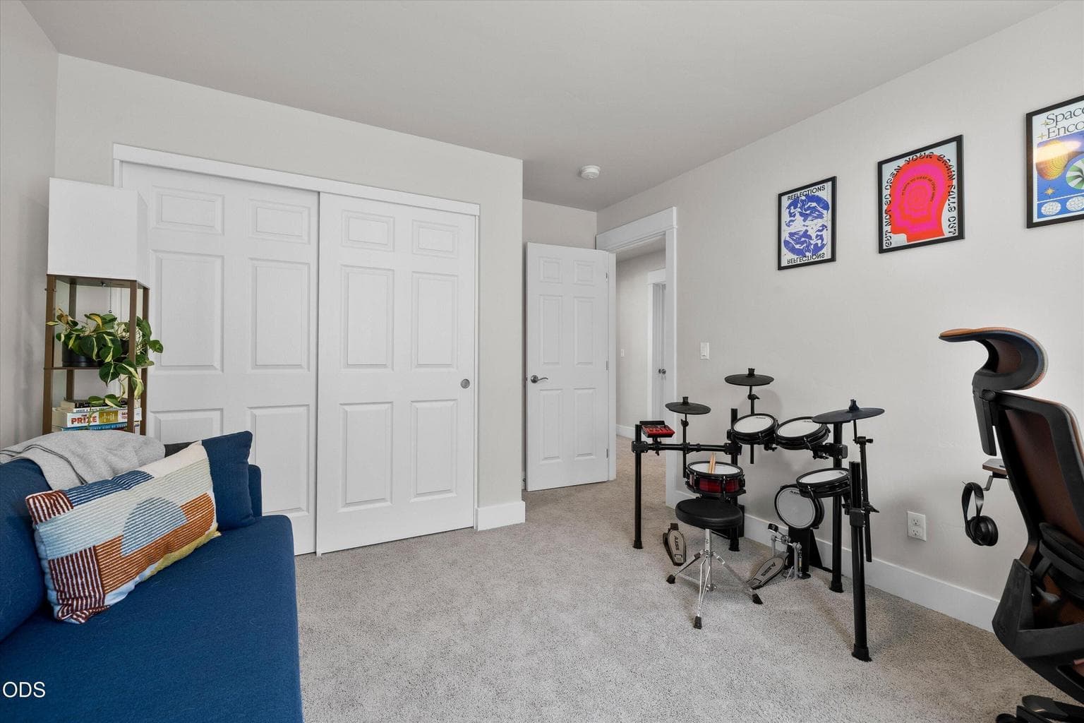 Spacious bedroom