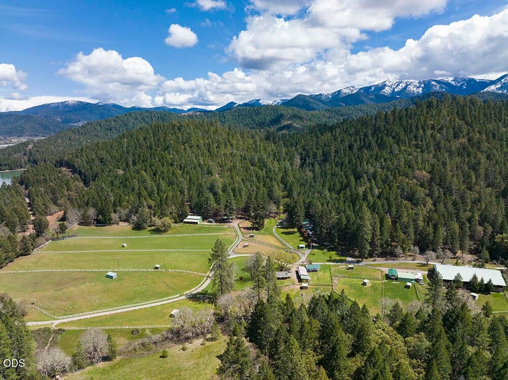 Photo of 910 Reeves Creek 3 of 73