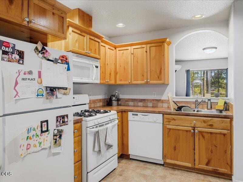Photo of 16558 Daisy Place 6 of 23