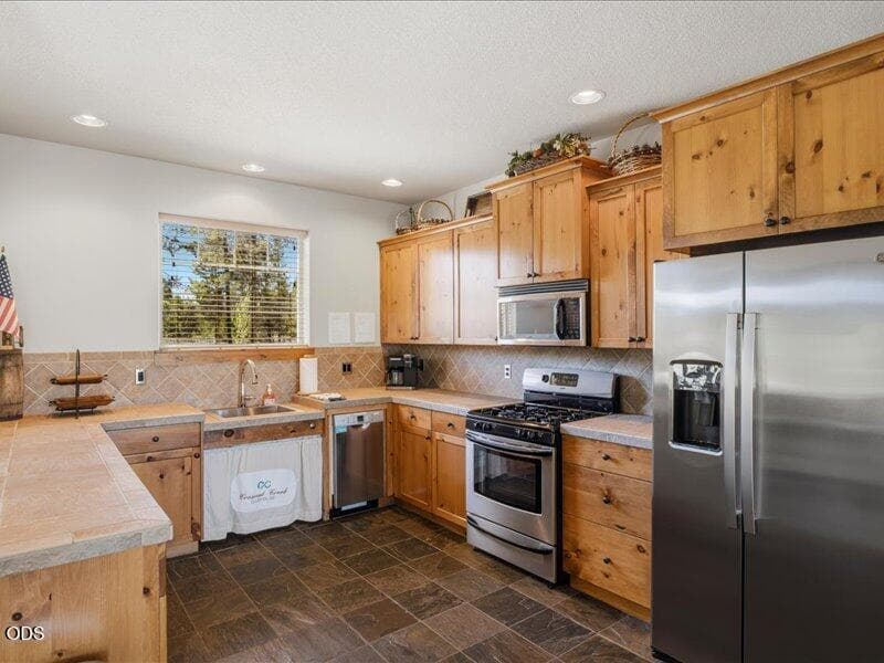 Photo of 16558 Daisy Place 20 of 23