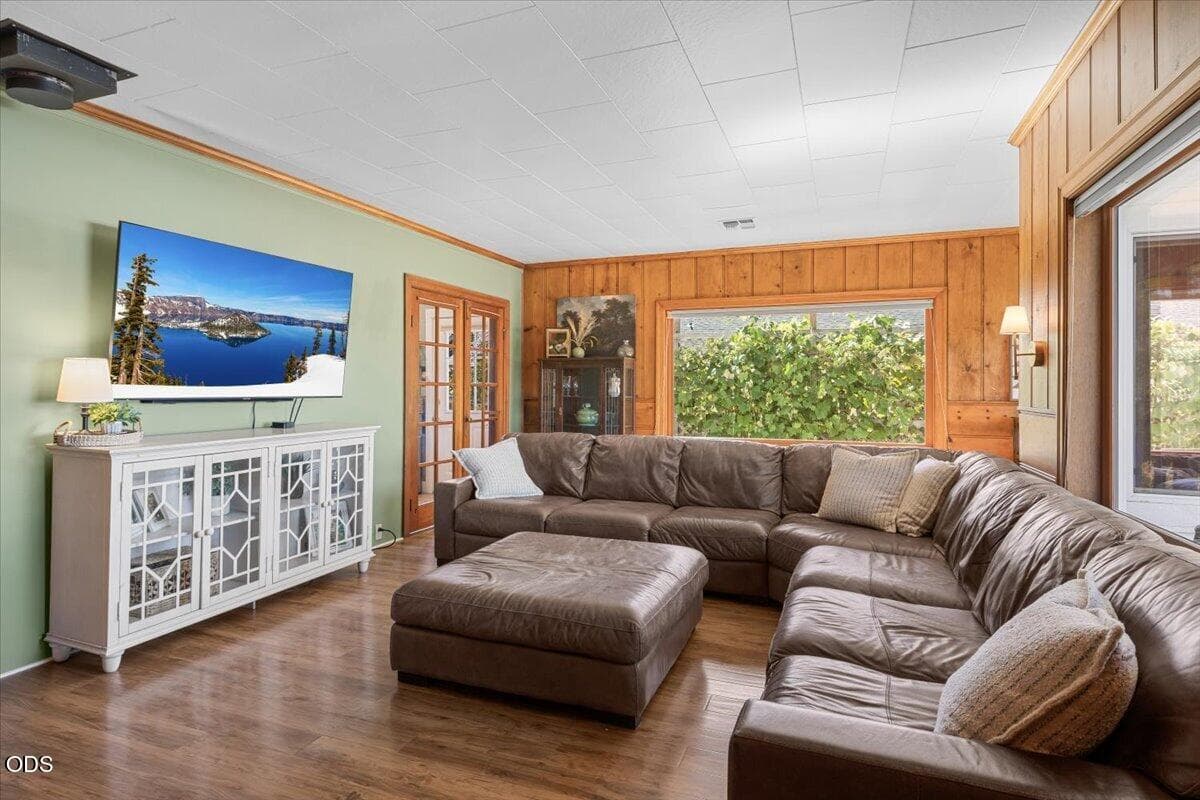 Photo of 1043 Thelma 5 of 47