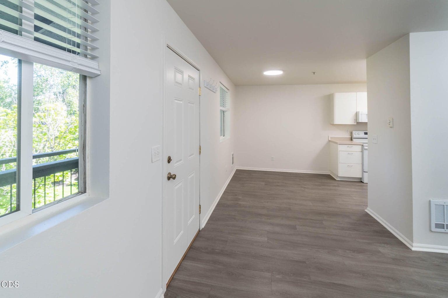 Photo of 1031 4th 4 of 24