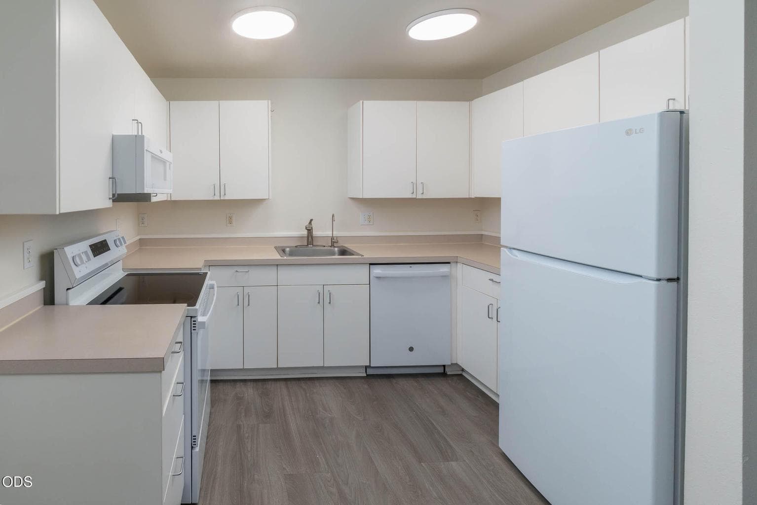Photo of 1031 4th 1 of 24