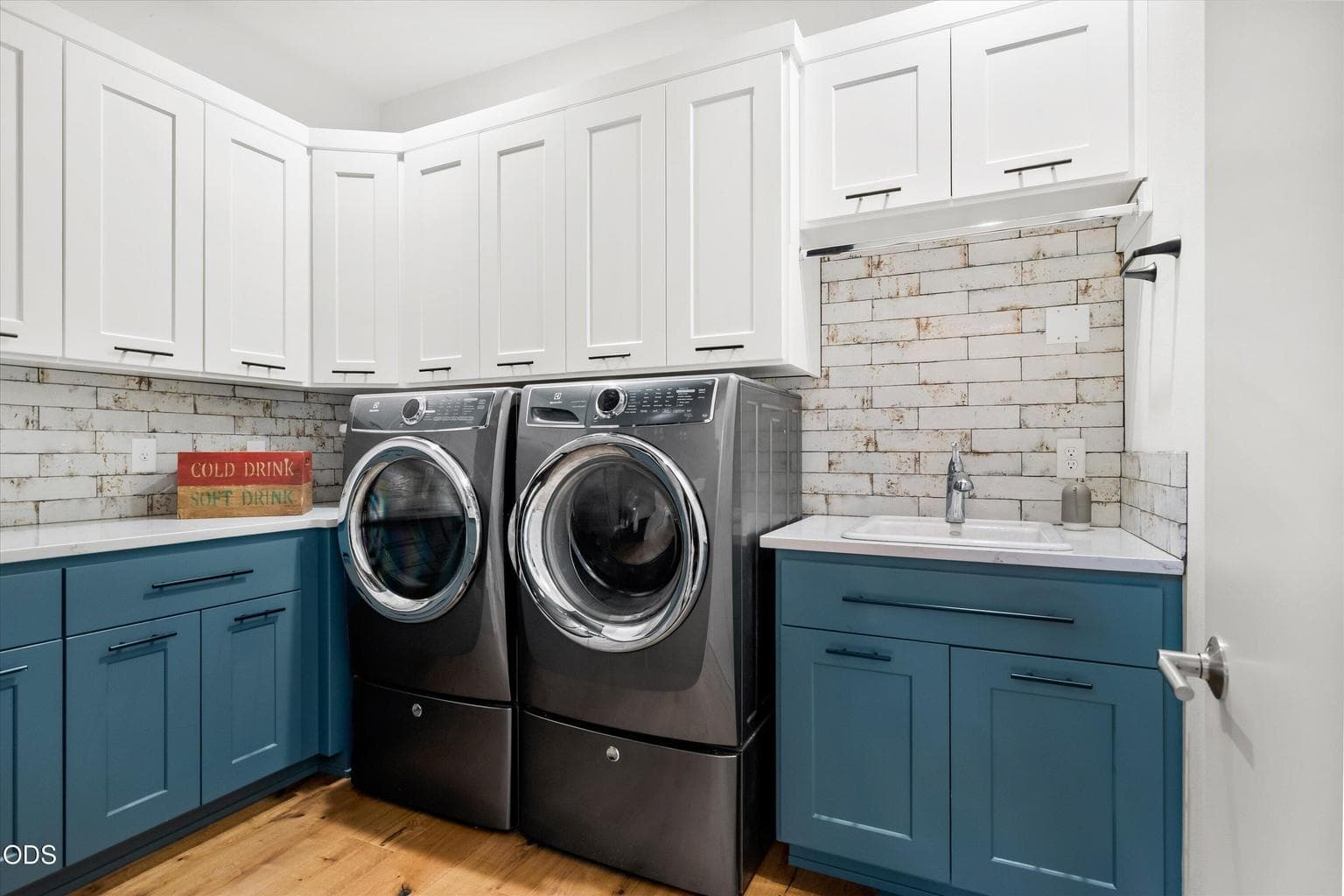 Photo of 628 NW Portland Avenue 28 of 41