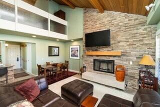 Photo of 18575 SW Century Drive 8 of 26