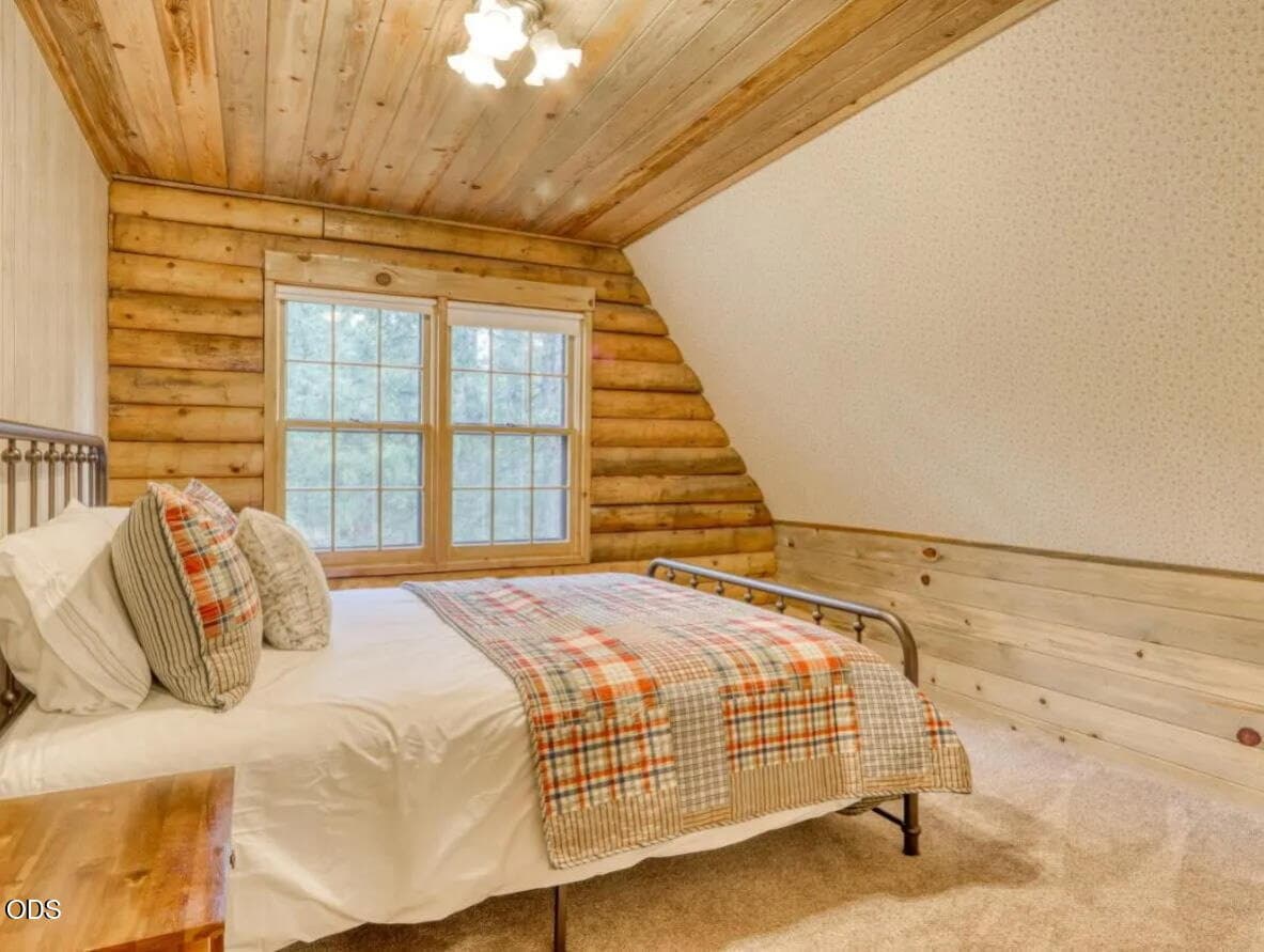 Guest Bedroom 1