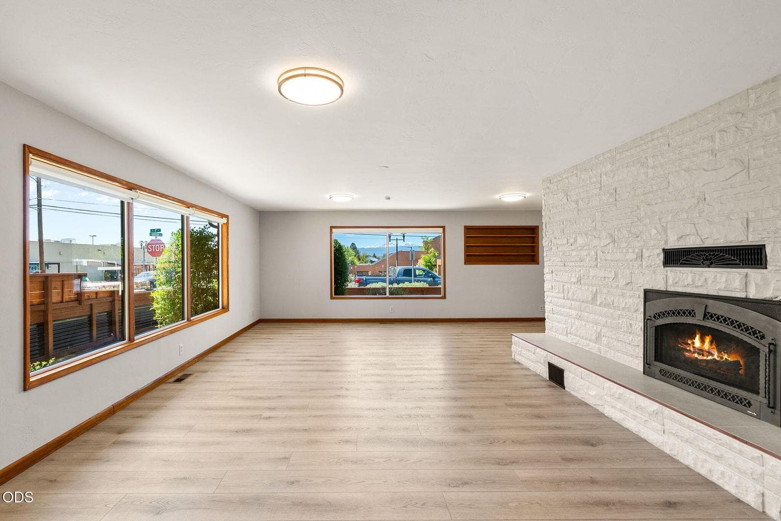 Photo of 408 Hawthorne 4 of 35