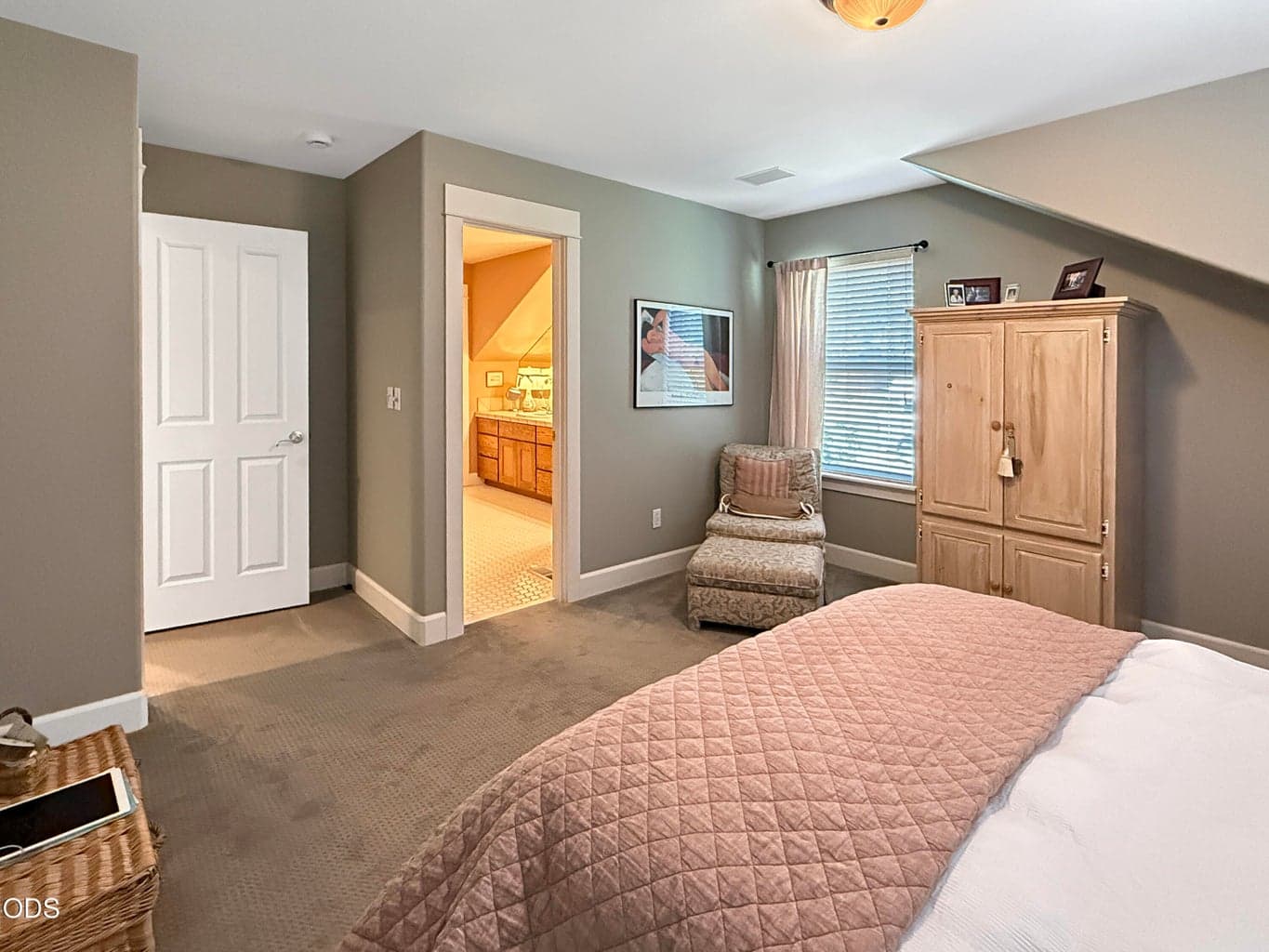 Photo of 2331 NW Awbrey Road 21 of 42
