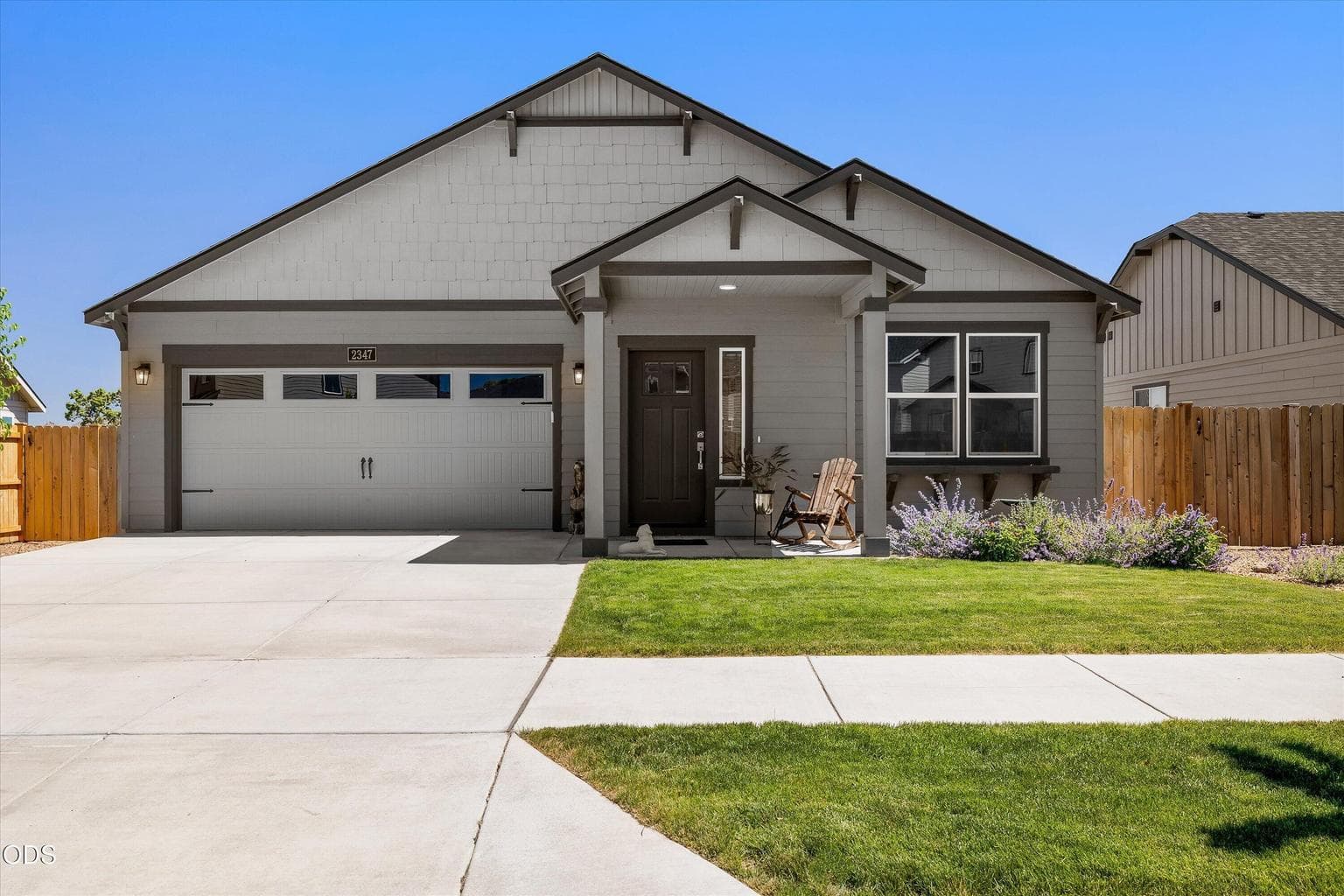 Make your home right on the Dry Canyon!