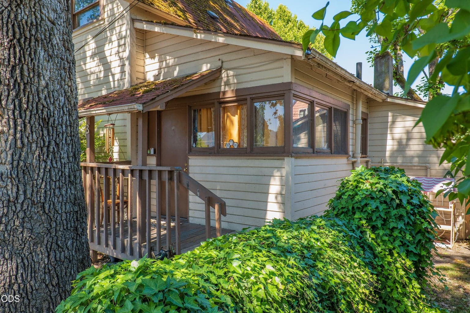 Photo of 324 D 5 of 10