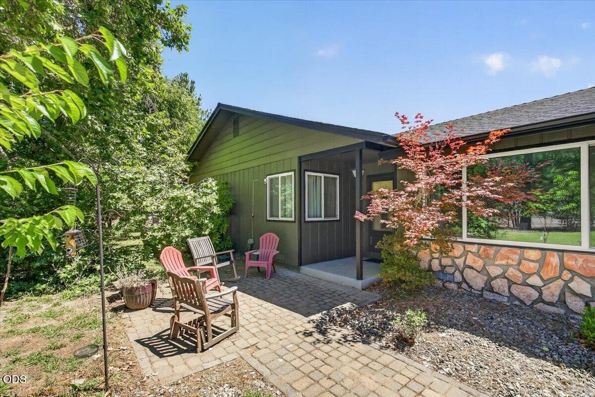 Photo of 8027 Evans Creek 4 of 49