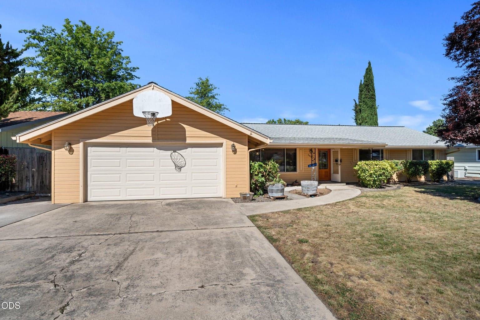 Photo of 1467 Bluebonnet 1 of 30