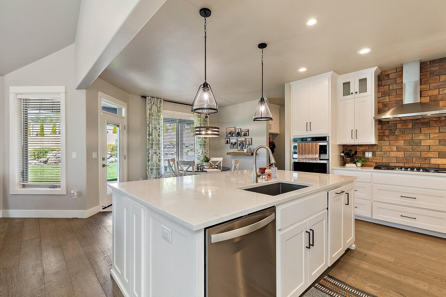 Quartz Countertops and Stainless Appliances