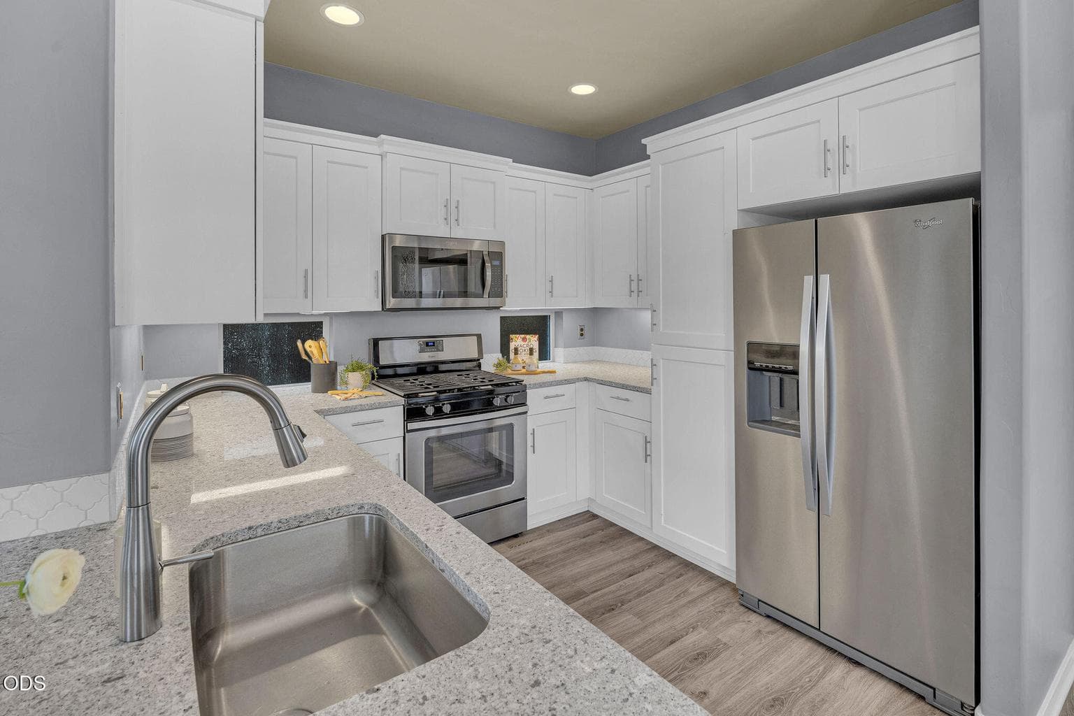 Photo of 61094 SE Sydney Harbor Drive 11 of 41