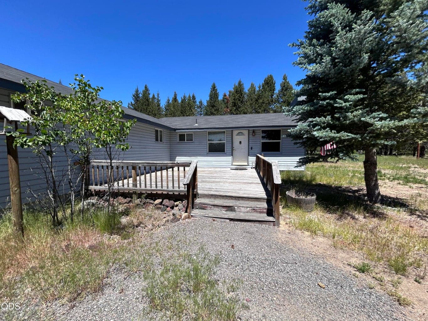 Front Deck and Entry