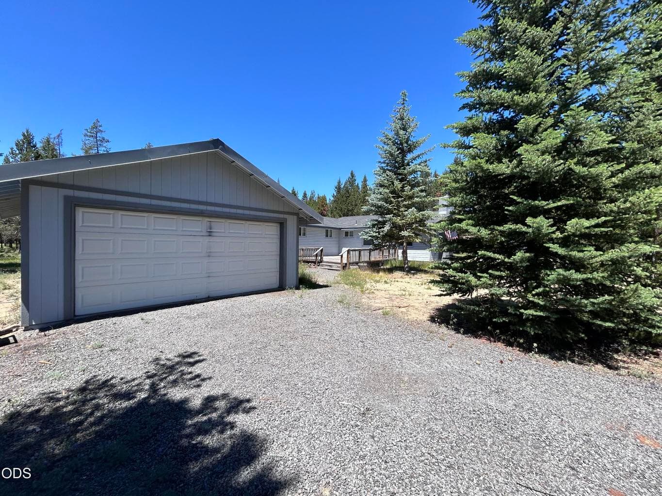 Detached Garage and Front of house