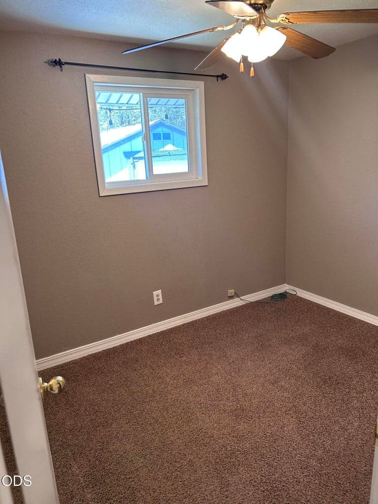 Photo of 52643 Center Drive 22 of 36