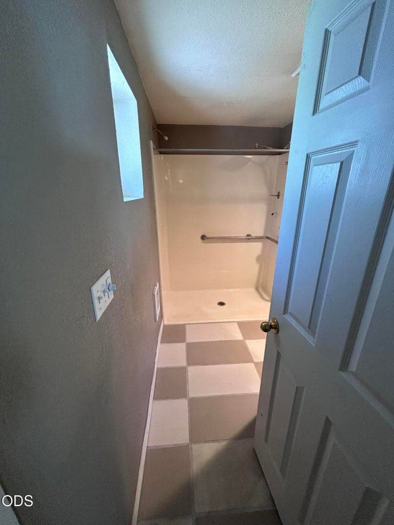Photo of 52643 Center Drive 18 of 36
