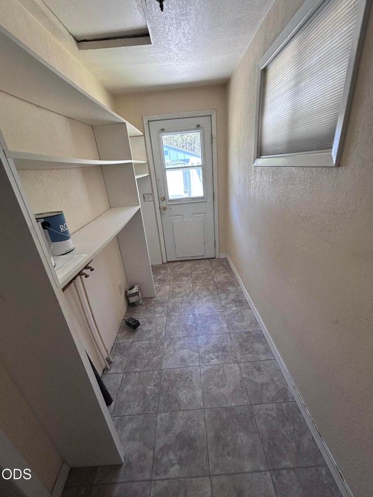 Photo of 52643 Center Drive 25 of 36