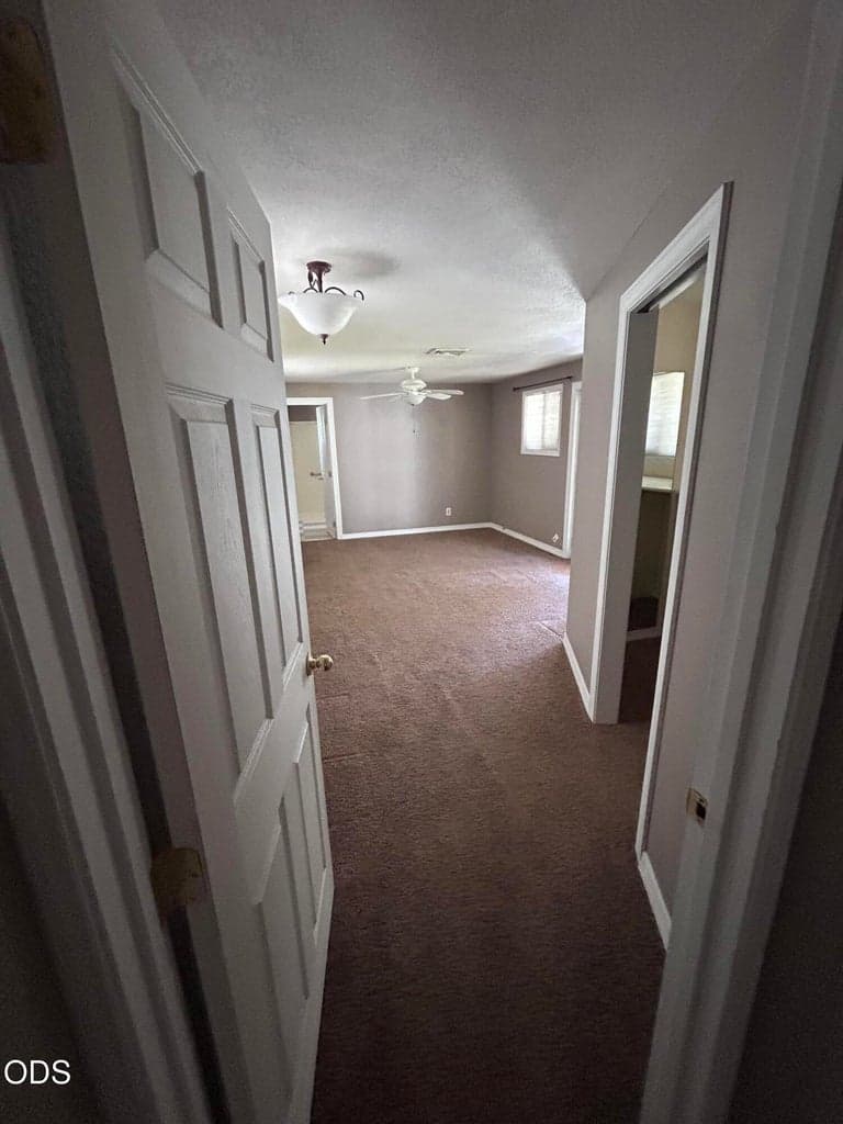 Photo of 52643 Center Drive 9 of 36
