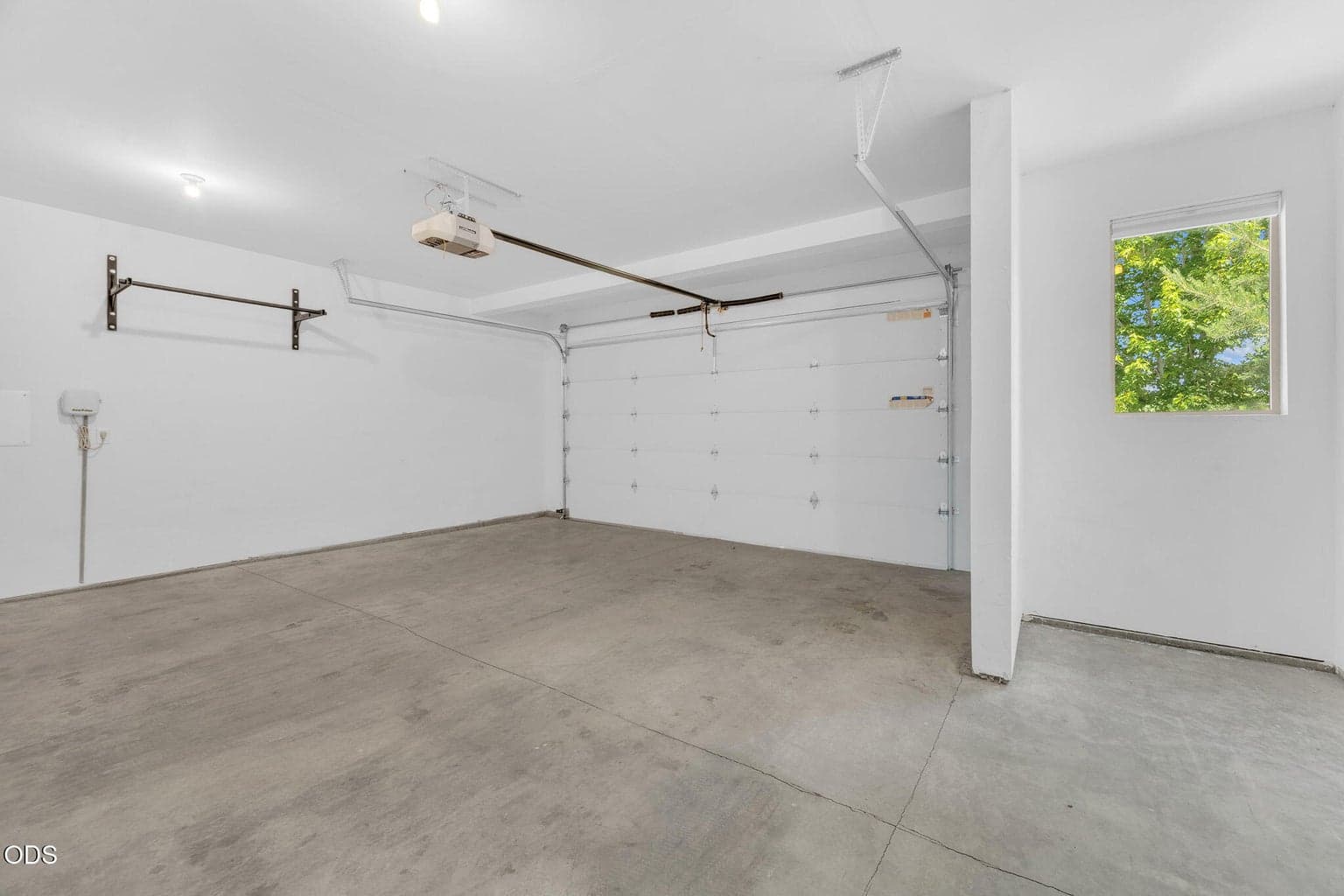 Photo of 61094 SE Sydney Harbor Drive 28 of 41