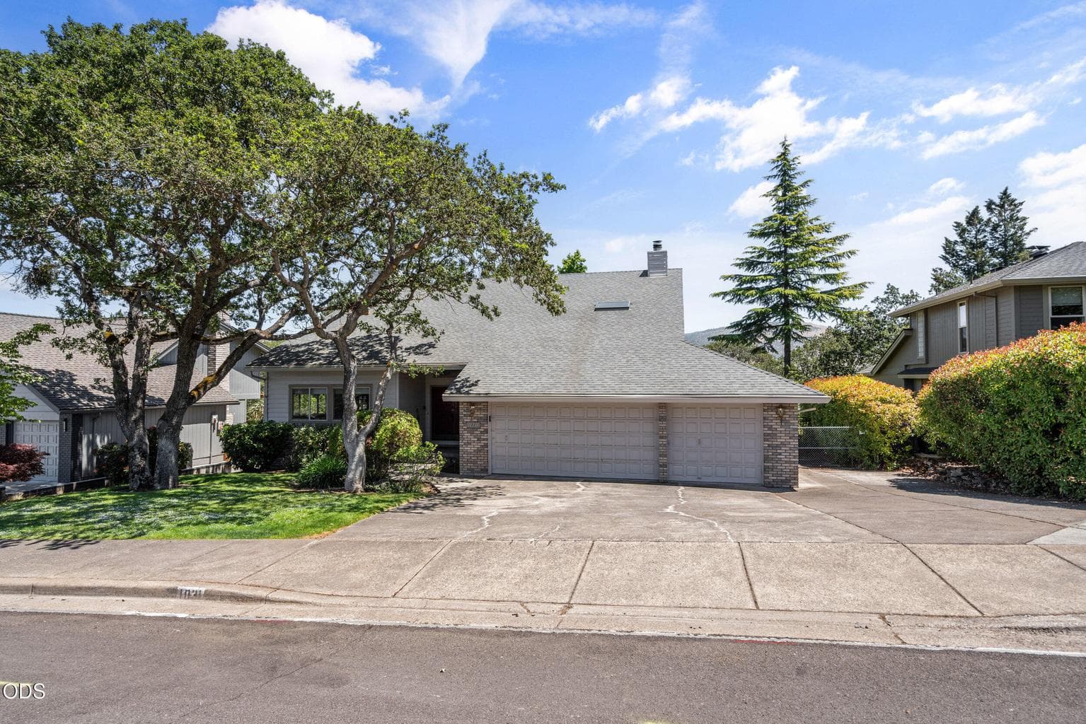 Photo of 1031 Kristen Drive 5 of 53