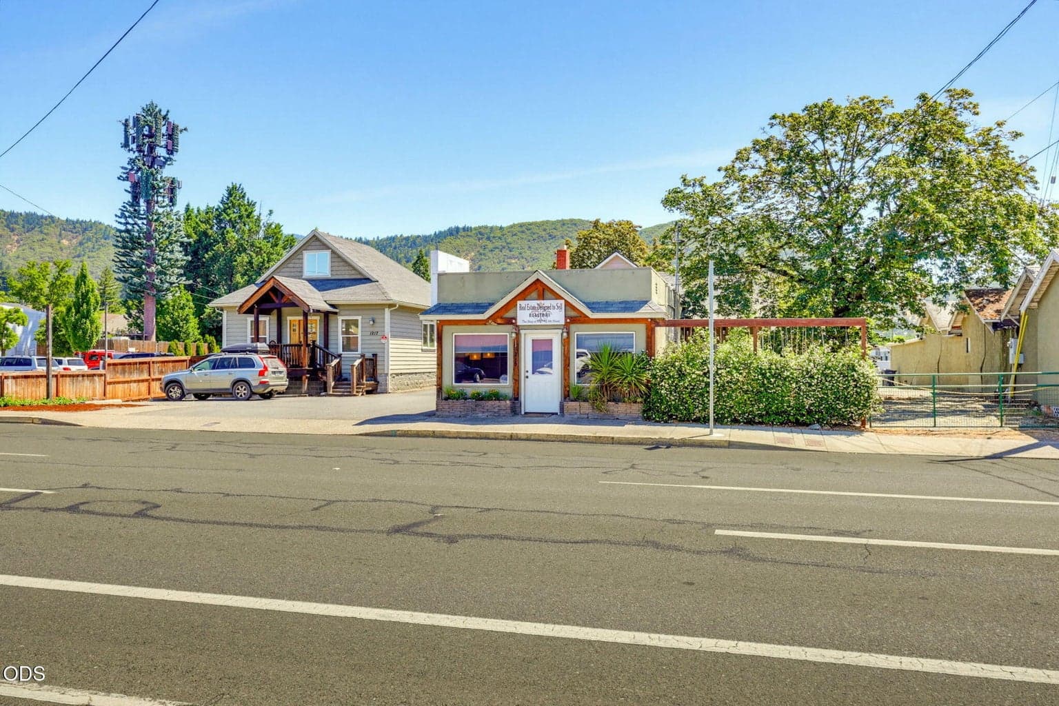 Photo of 1215 6th 5 of 34