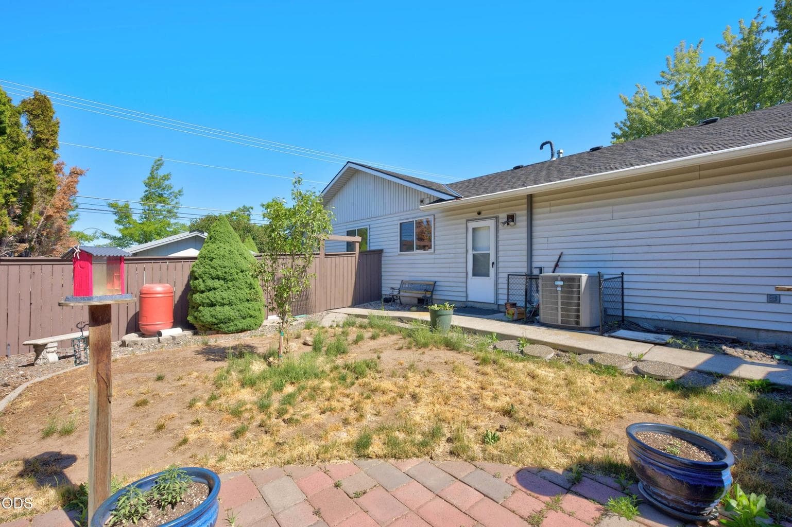 Photo of 854 SW 23rd Court 26 of 29