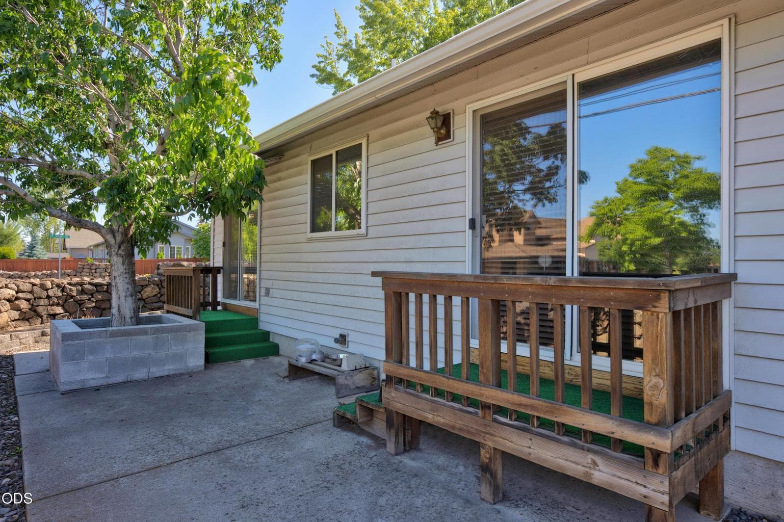 Photo of 854 SW 23rd Court 27 of 29