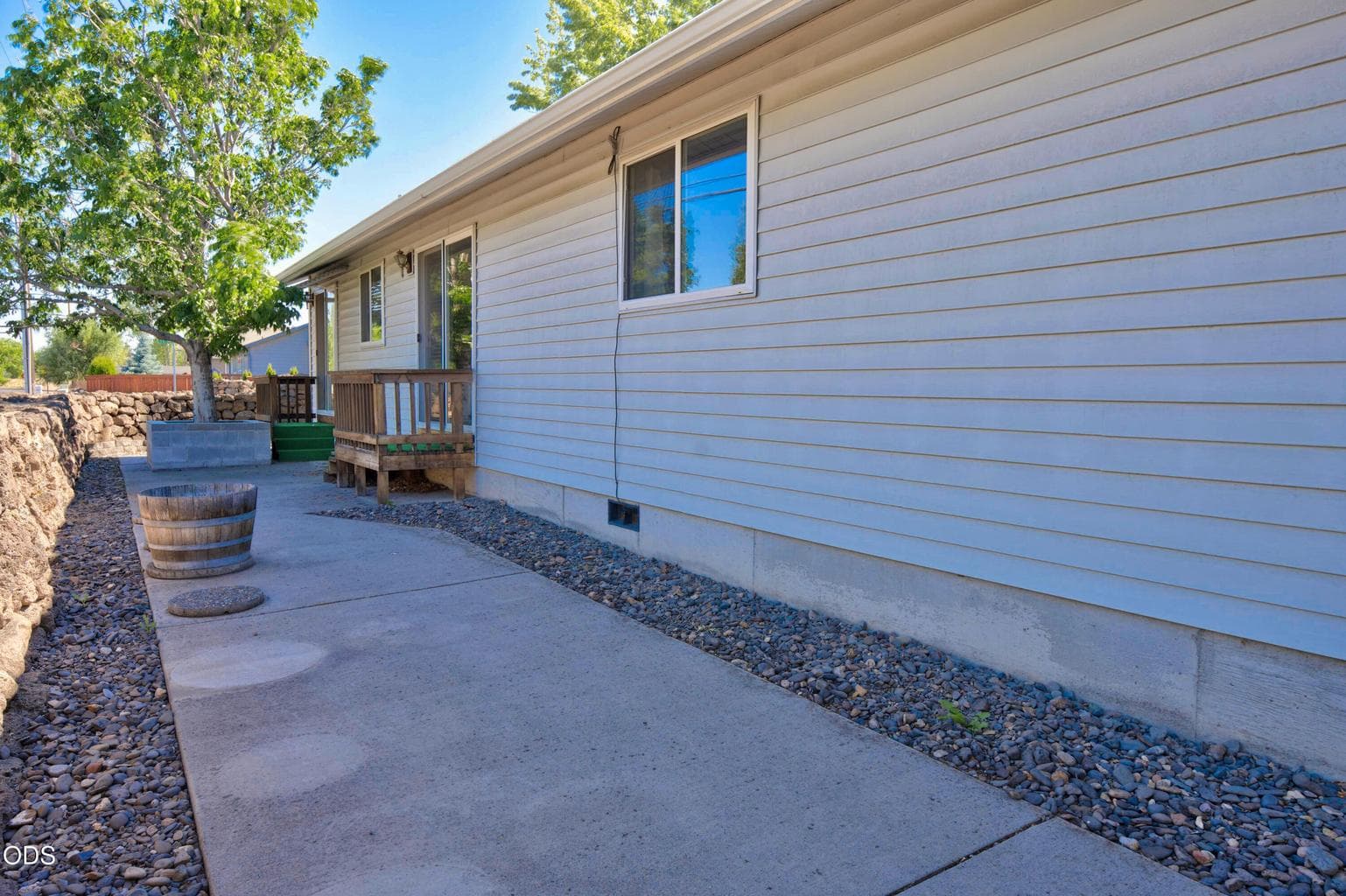 Photo of 854 SW 23rd Court 28 of 29
