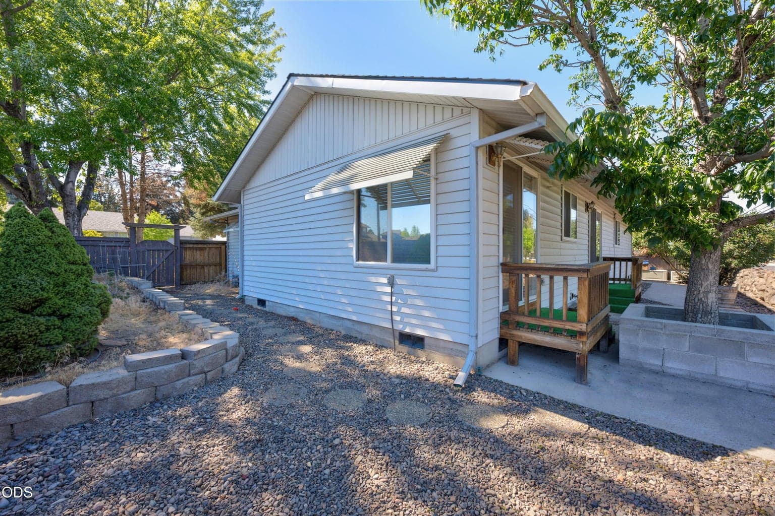 Photo of 854 SW 23rd Court 29 of 29