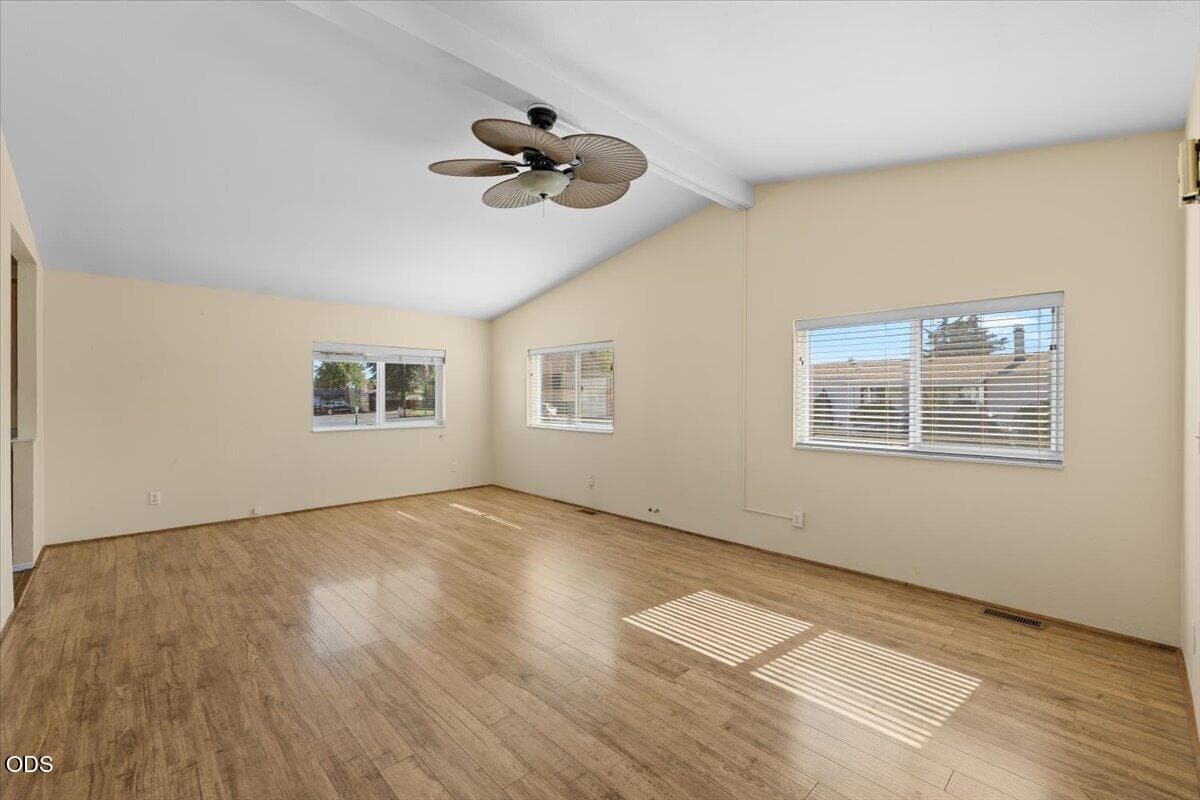 Photo of 555 Freeman 4 of 24