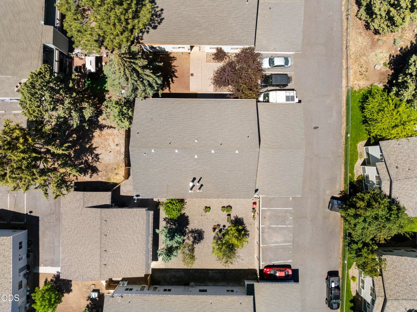 Unit 10 is in the middle building, the garage is on the east side in the alley, just steps away.