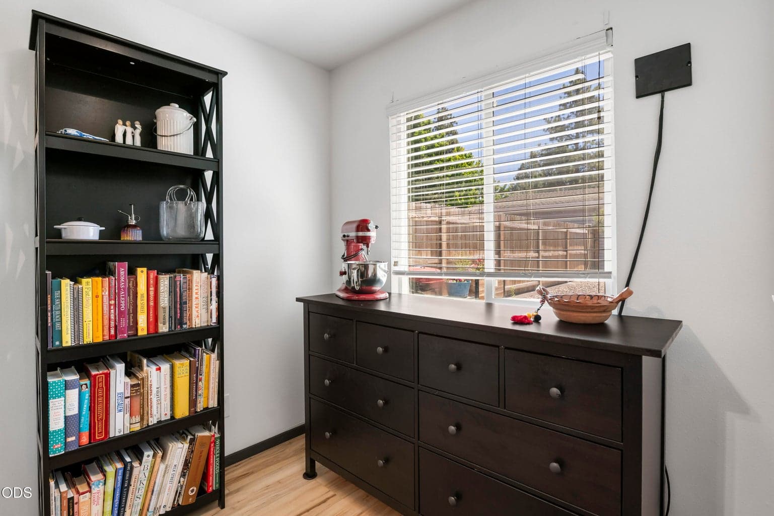 Dining area or booknook