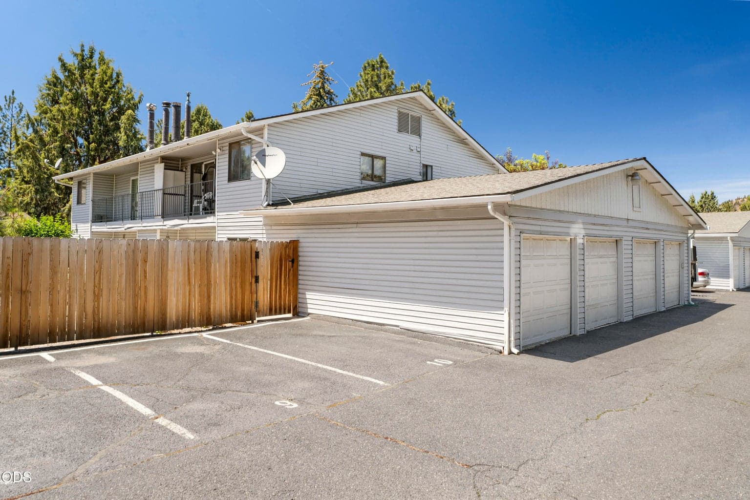 Photo of 1630 Tempest Drive 4 of 39