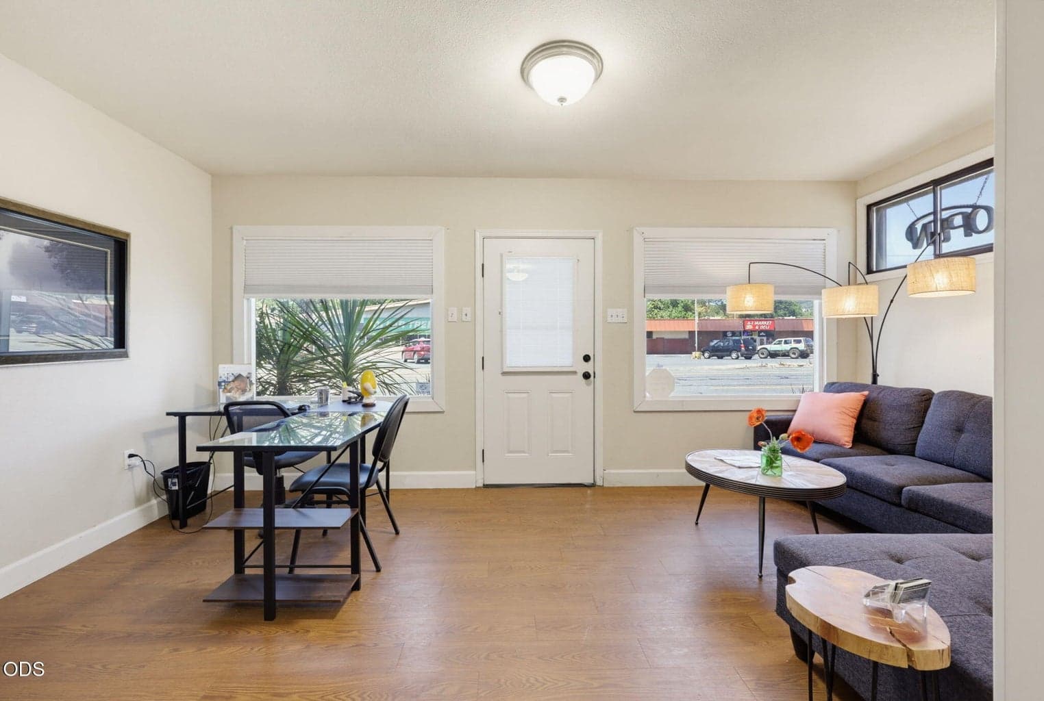 Photo of 1215 6th Street 5 of 33