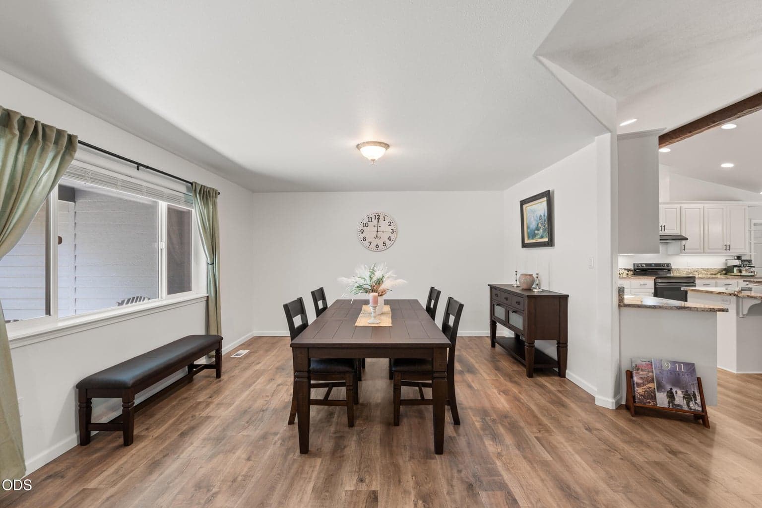 Photo of 1281 Pinnon 2 of 54